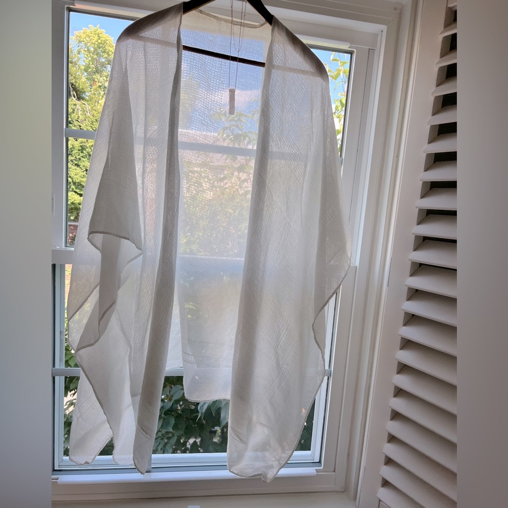 White, textured, summer or evening Shaw.